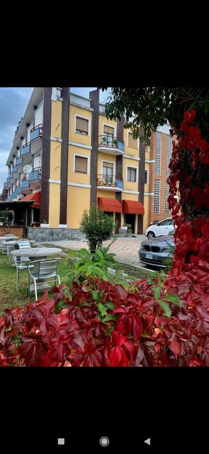 Hotel Lido Bollengo 外观 照片