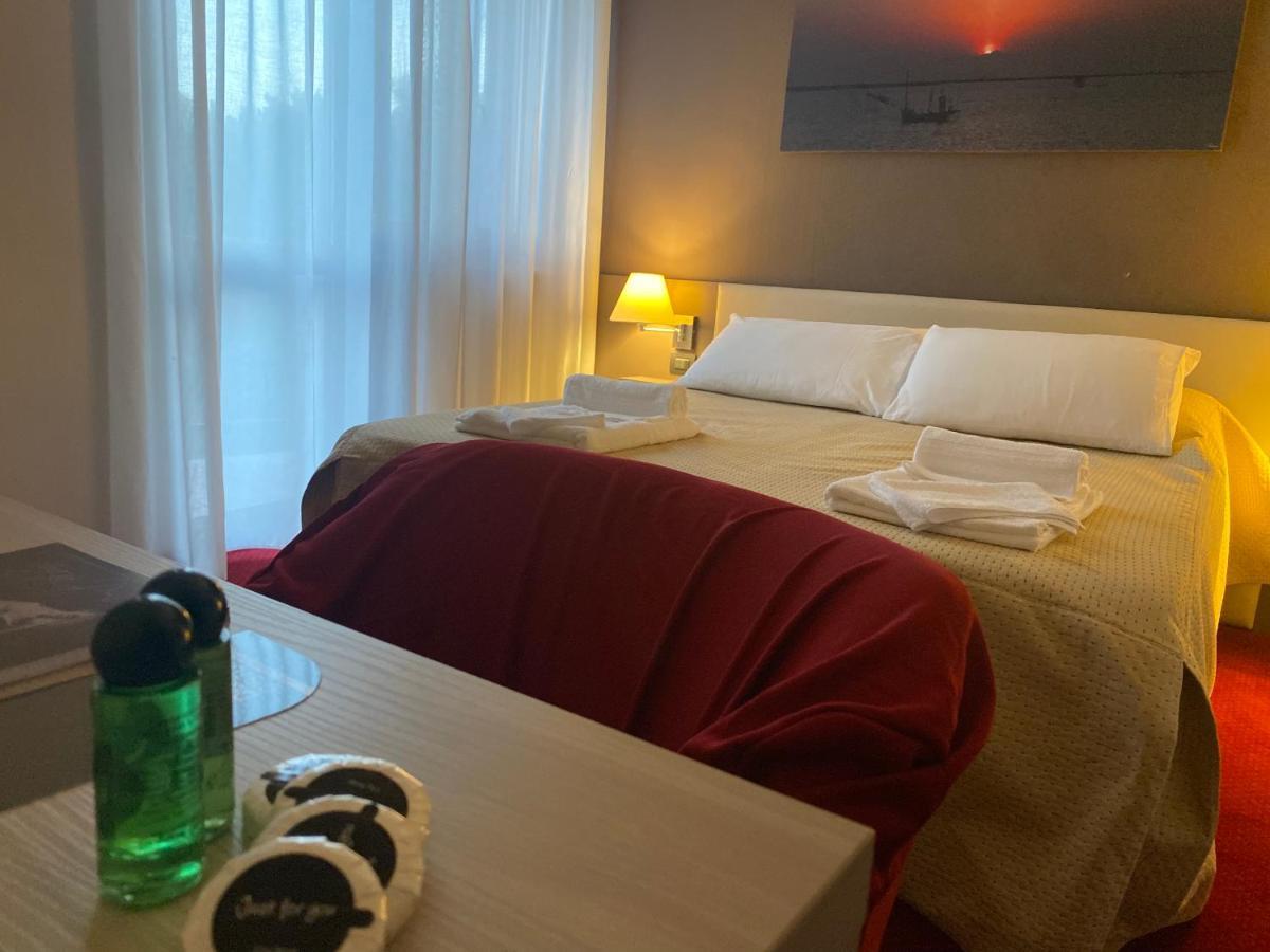 Hotel Lido Bollengo 外观 照片