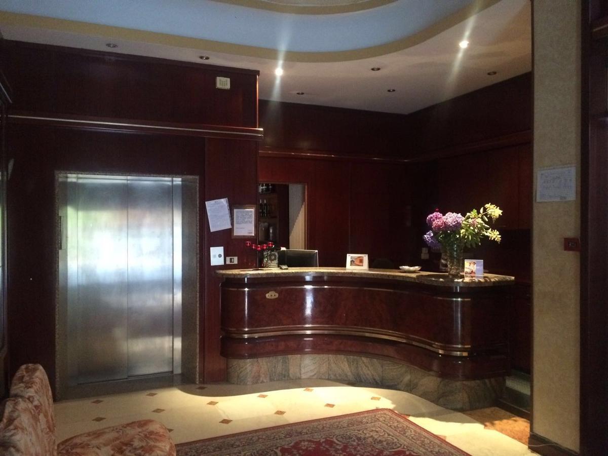 Hotel Lido Bollengo 外观 照片