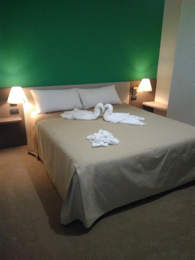 Hotel Lido Bollengo 外观 照片